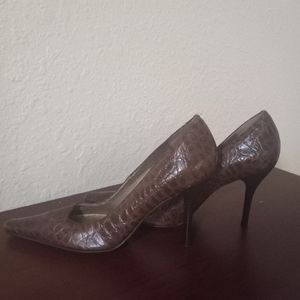 BCBG brand brown faux alligator pump shoes